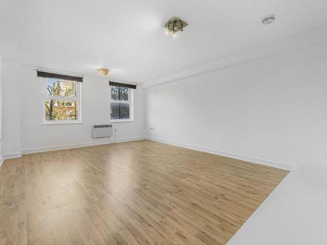 Studio to rent