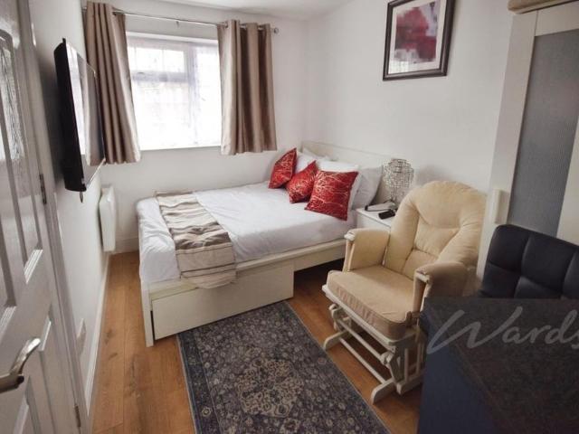 Studio to rent
