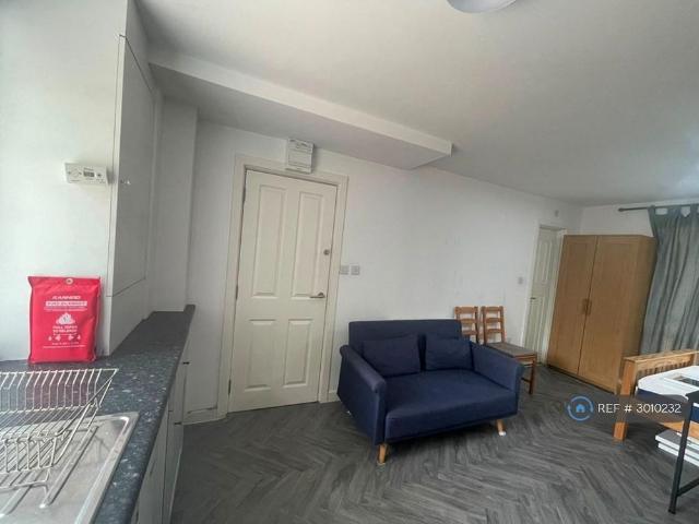 Studio to rent