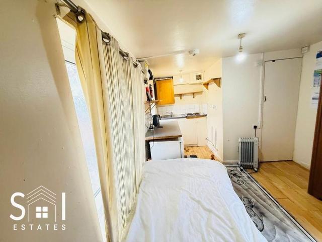 Studio to rent