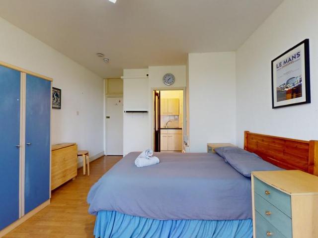Studio to rent