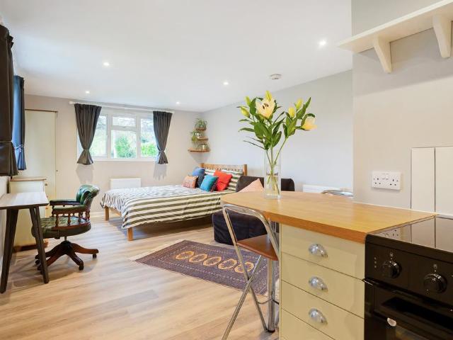 Studio to rent