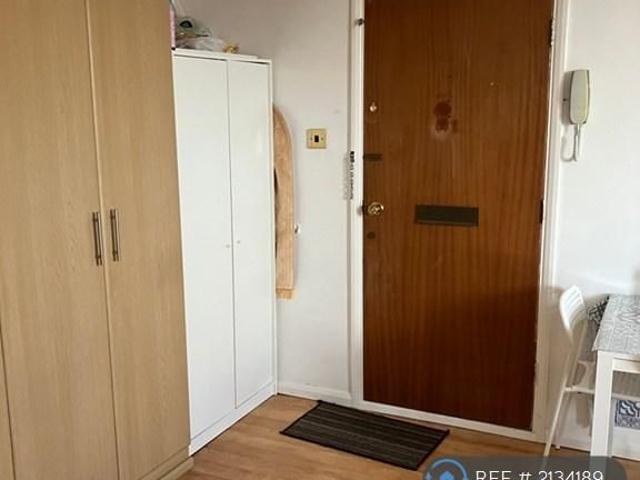 Studio to rent