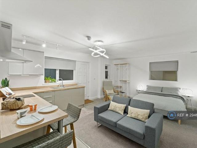 Studio to rent