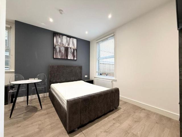 Studio to rent