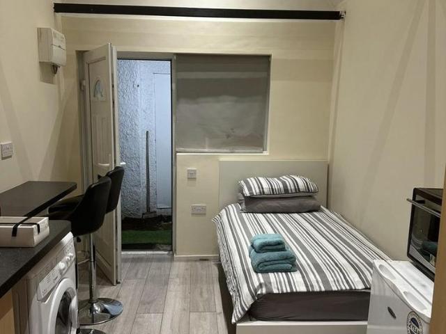 Studio to rent