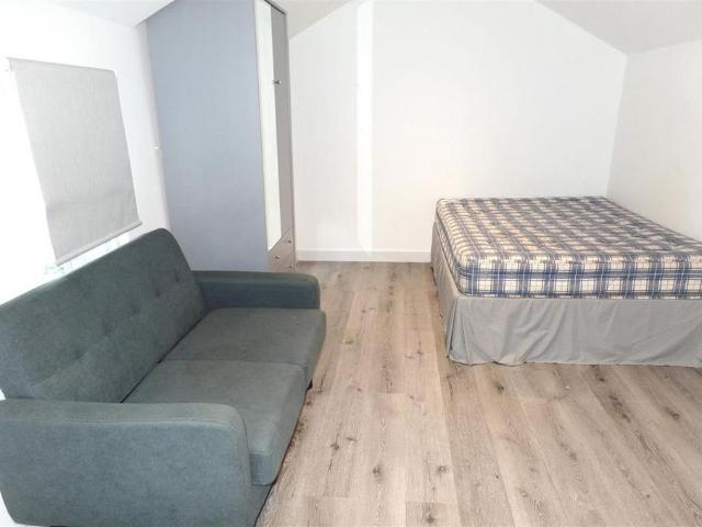 Studio to rent
