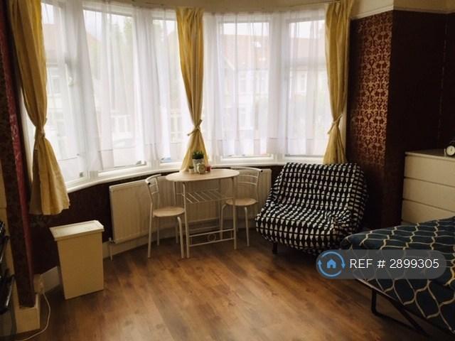 Studio to rent