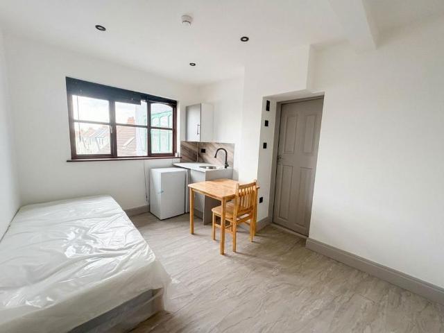 Studio to rent