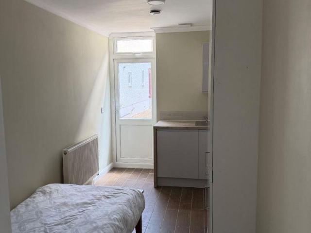 Studio to rent