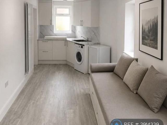 Studio to rent