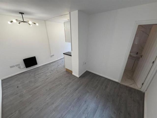 Studio to rent