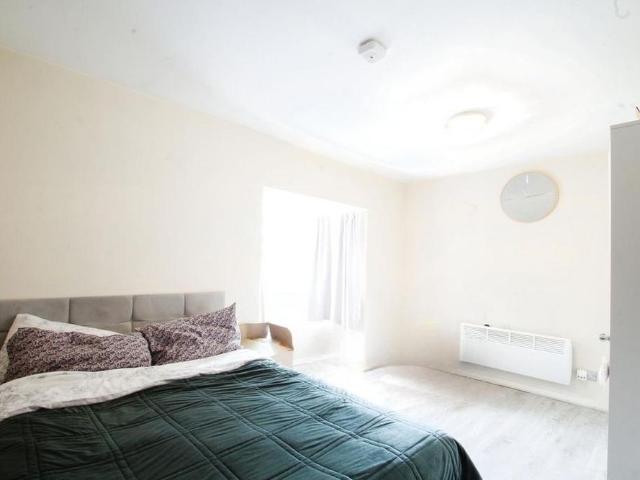 Studio to rent