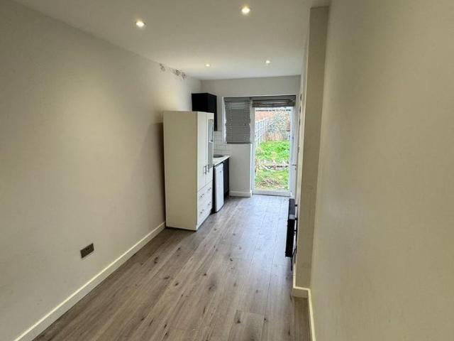 Studio to rent