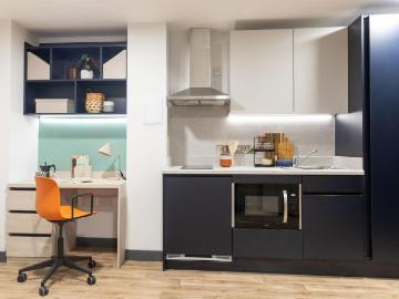 Leeds, West Yorkshire, North England - Equipped kitchen