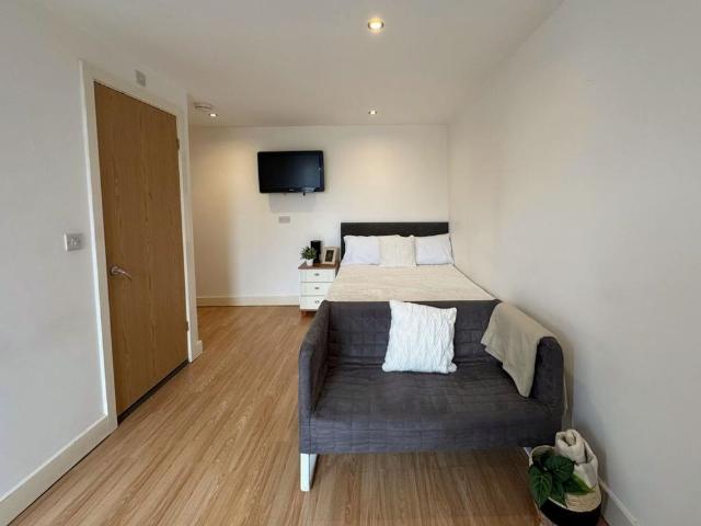 Studio to rent