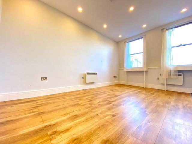 Studio to rent