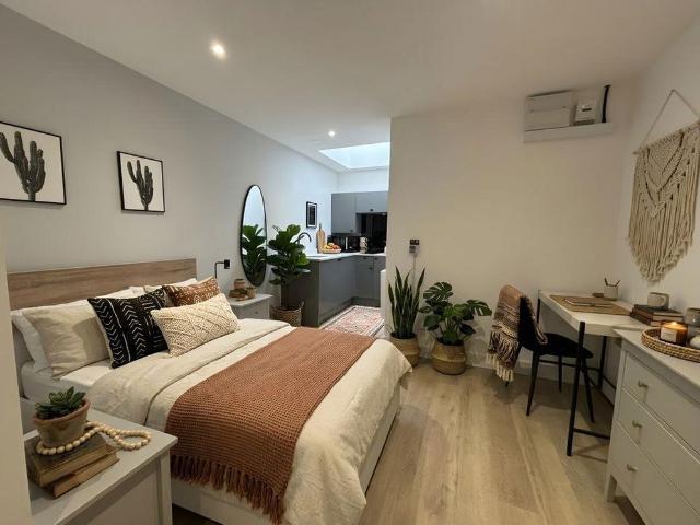 Studio to rent