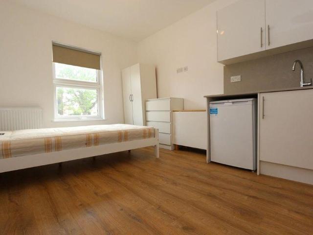 Studio to rent