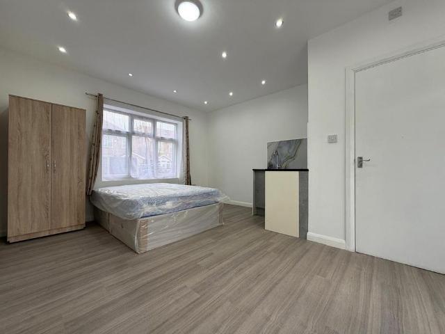 Studio to rent