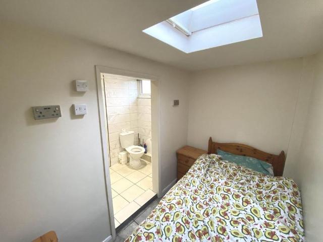 Studio to rent