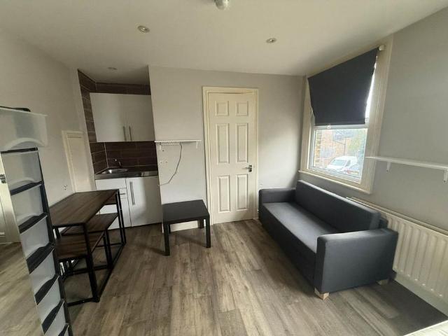 Studio to rent