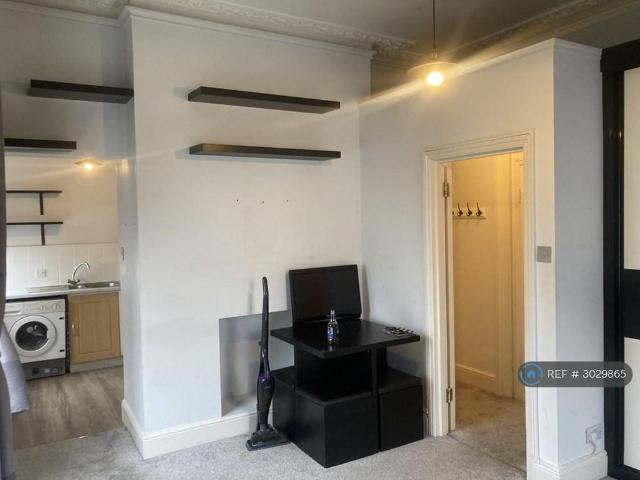 Studio to rent