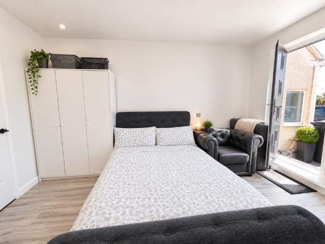 Studio to rent