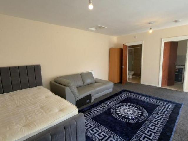 Studio to rent