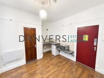 Studio to rent