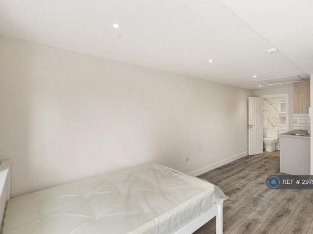 Studio to rent
