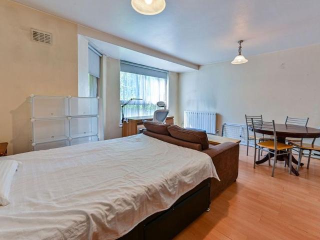 Studio to rent