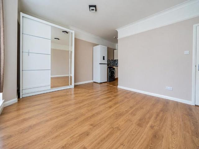 Studio to rent