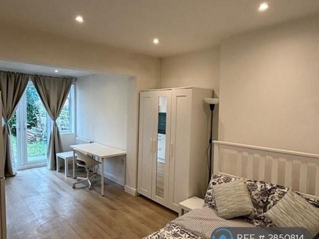 Studio to rent