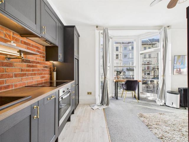 Studio to rent