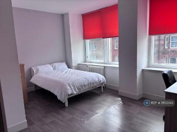 Flat to rent in Merchant - Equipped kitchen