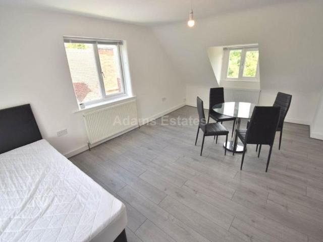 Studio to rent