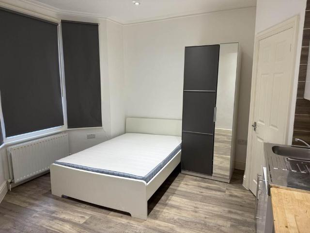 Studio to rent