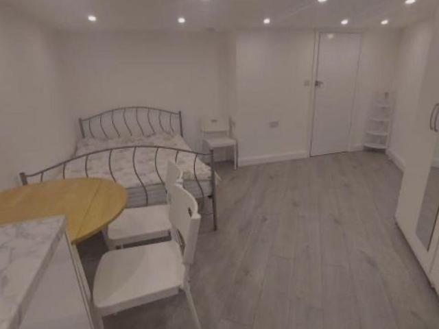 Studio to rent