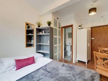City, London, Greater London - Equipped kitchen