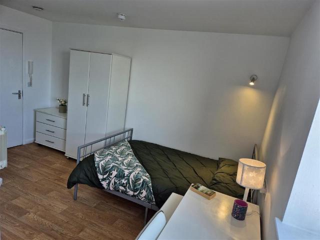 Studio to rent
