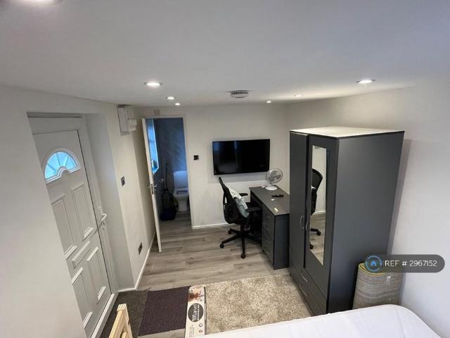 Studio to rent