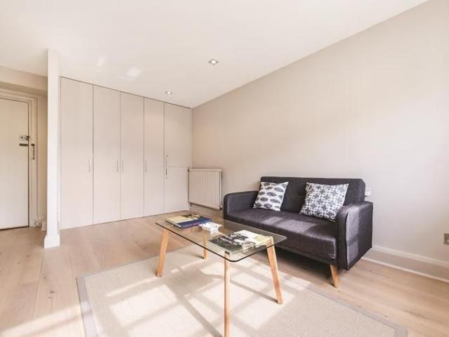 Studio to rent
