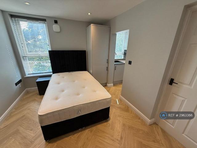 Studio to rent