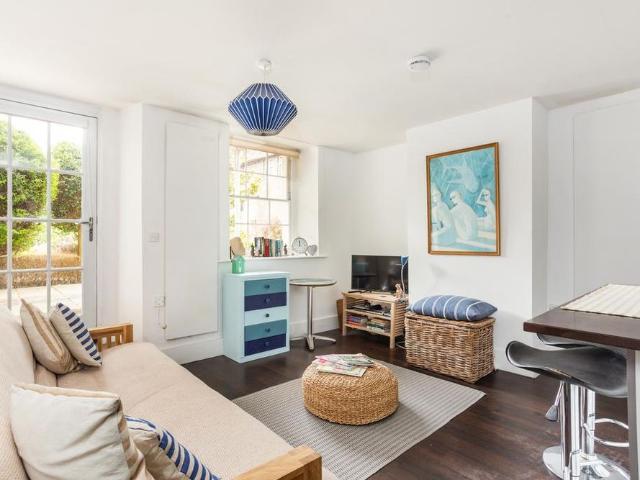 Studio to rent