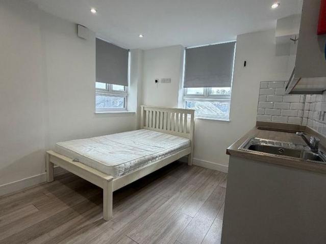 Studio to rent