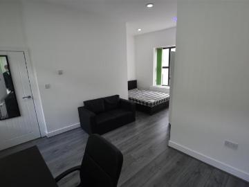 Studio to rent