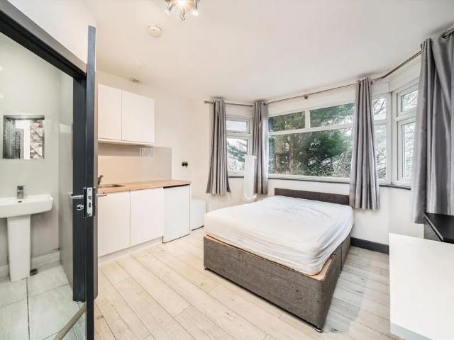 Studio to rent