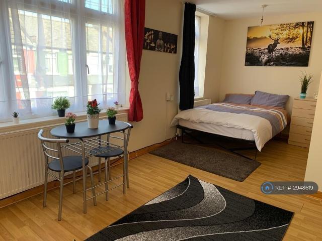 Studio to rent