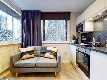 Leeds, West Yorkshire, North England - Equipped kitchen